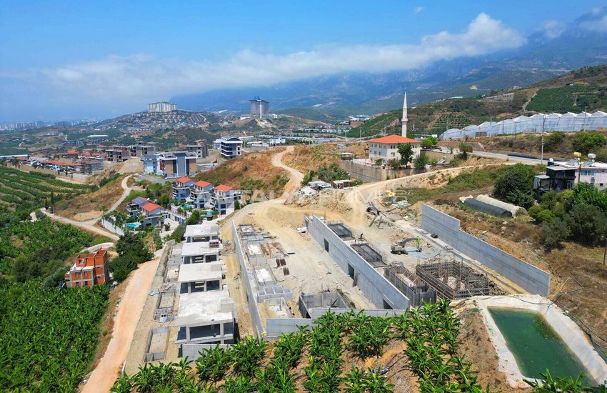 Detached Houses with Private Pools and Gardens in Alanya 33