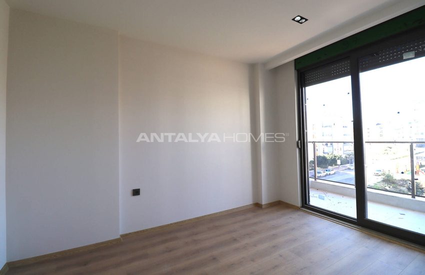 Antalya Kepez'de Havuzlu Site İçinde Daireler 12