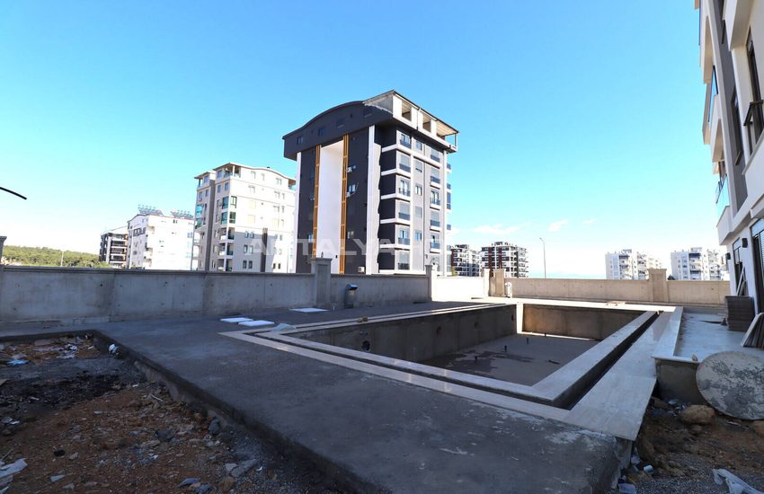 Antalya Kepez'de Havuzlu Site İçinde Daireler 7