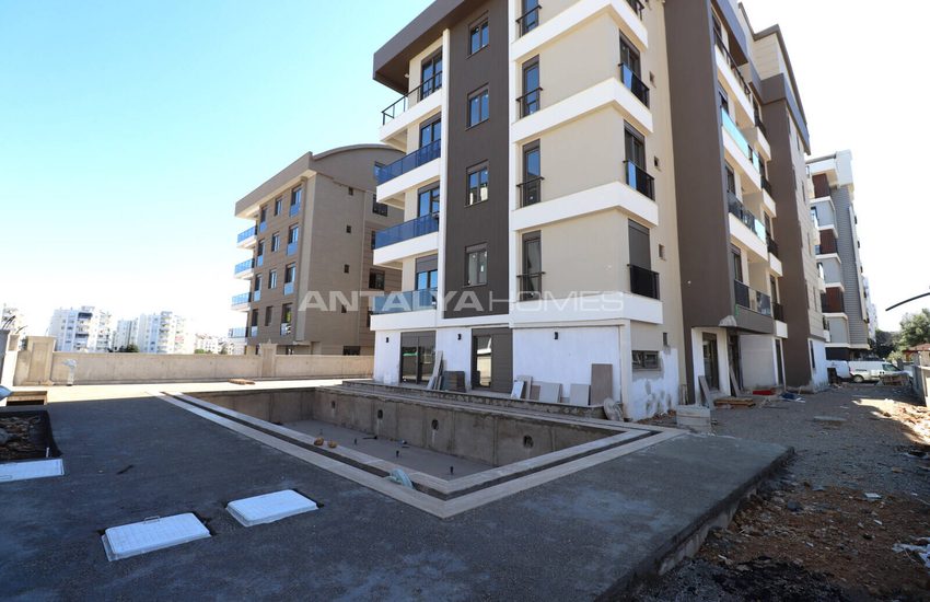 Antalya Kepez'de Havuzlu Site İçinde Daireler 11