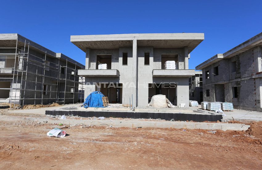 4-bedroom Houses with Pool and Garden in Dosemealti 28