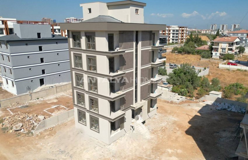 Lägenheter Med Bergsutsikt I Döşemealtı Med Pool 5