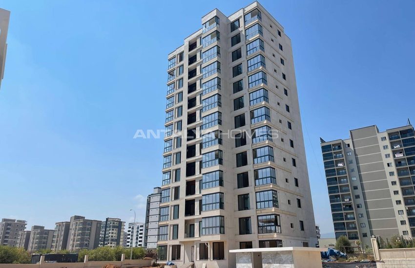 Apartments in Well-equipped Complex in Mersin Mezitli 36