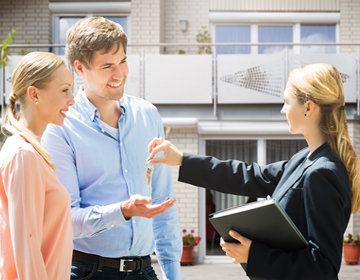 home-sell, deal, key-delivery